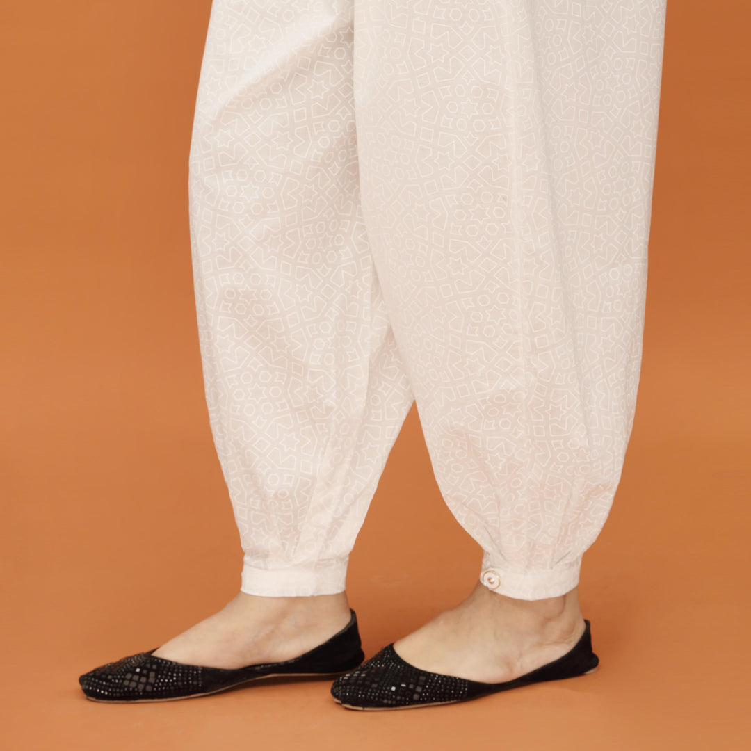 White Striaght Fit Chicken Embellsihed Trouser PS4585