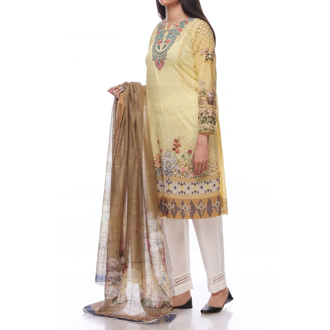 Digital Printed Lawn Shirt With Embroiderd Neck Line
Digtal Printed Tila border Dupatta