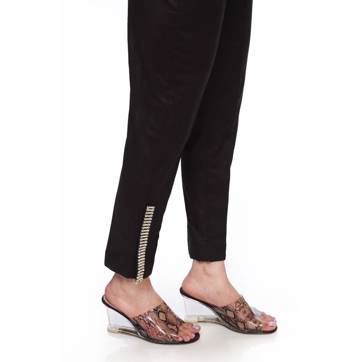 Black Color Slim Fit Embellsihed Trousers PS255401